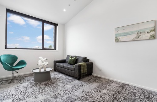 Avondale Cottage | Layard Apartments 532 – West Auckland Apartment