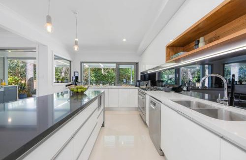 Port Macquarie Maison | Laze at Lighthouse - family home with pool, heated pool Oct to Mar