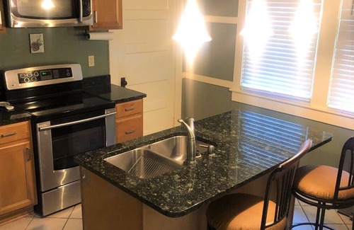 Oakley Maison | Laze Daze Hideaway Comfortable 2-Bedroom Bungalow