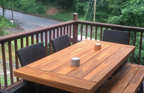 Oakley Maison | Laze Daze Hideaway Comfortable 2-Bedroom Bungalow