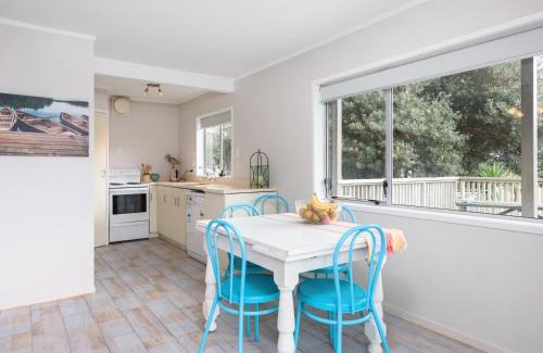 Waihi Beach Maison | Laze on Loop - Waihi Beach Holiday Home