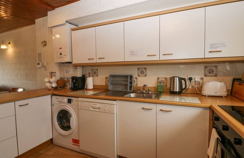 Haverigg Cottage | LAZEY COTTAGE, pet friendly, character holiday cottage in Haverigg