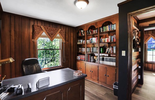 Laurelton Autre | Lazy 8 is a remodeled historical farmhouse in the countryside of Snyder Co., PA