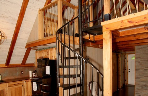 Keslers Cross Lanes Chalet De Ski | "Lazy At the Lake" 2 BR Chalet
