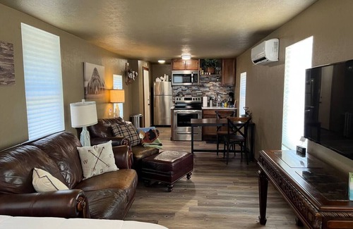 Medicine Park Maison | Lazy Bear Cobblestone - Pet friendly w/ pet fee