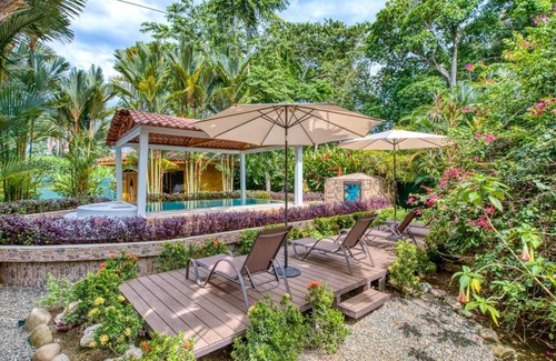 Puerto Viejo de Talamanca Appartement | Lazy parrots' luxury apartments #3: pool✓ beach path ✓AC ✓