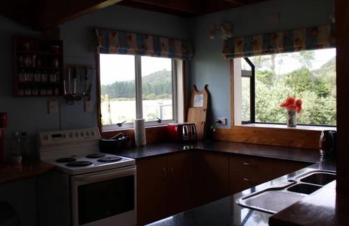 Kennedy Bay Maison | Lazy Daze ~ Superbe emplacement de l'estuaire, familial et convivial, animaux acceptés, privé