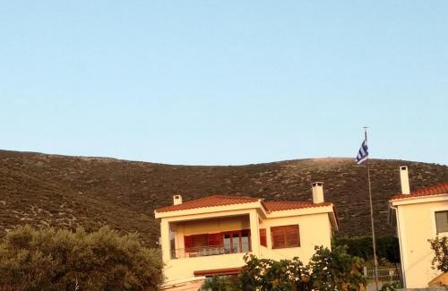 Kymi-Aliveri Maison | Lazy Farm