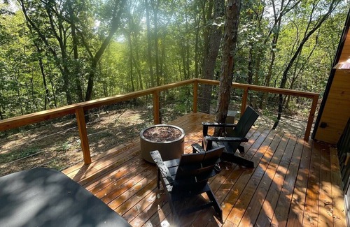 McArthur Cabine | Hickory Hollow-Cabine-Salle de bain privée séparée