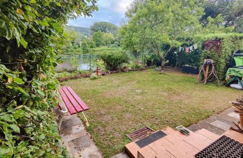 Cernosice Maison | Lazy River Hut