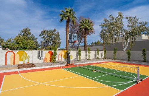 Glendale Maison | Lazy River Luxe 6 BR Sleeps 16 Pickleball Hot Tub