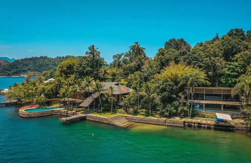 Angra dos Reis Villa | LuxoBrasil #AR06 Paradise Mansion 05 Suites Ilha do Cavaco Vacation Rentals