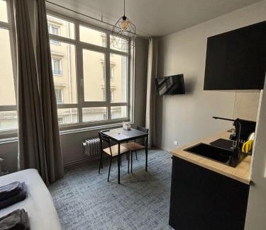 Centre Deux Appartement | Le 12 wifi cosy parking gratuit 09