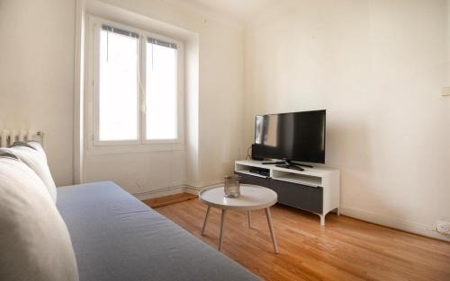 Pont Rousseau Appartement | Le 1871 - T3 Calme et Spacieux