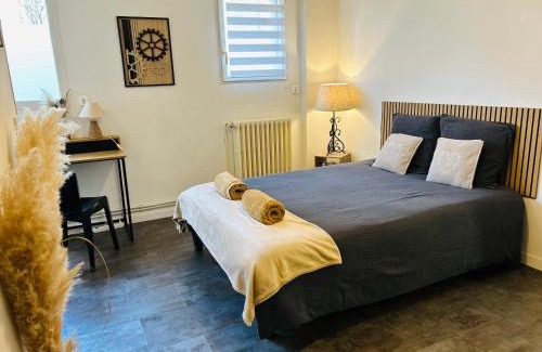 Caen City Centre Appartement | Le 2 - Grand studio Caen Centre Port de plaisance