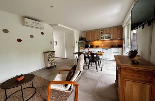 La Roque-d'Antheron Copropriété | Le 27 Grimaldi, quiet 50m2 one-bedroom apartment 5 minutes from the Piano Festival