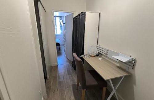 Chateauroux Appartement | LE 7, wifi, parking, centre