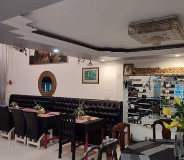 Mittakpheap Hôtel | Le Barang Steakhouse & Guesthouse