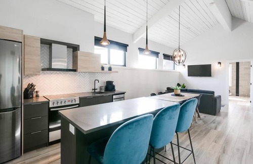 Laval Maison | Le Barrette - Complexe la Voûte