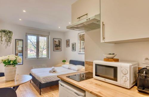 Bussiere - Cadiere Appartement | Le Basalte - Confortable studio avec parking privé