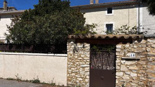 Saint-Saturnin-les-Avignon Maison | Le Beldi, Mas de Village 1870