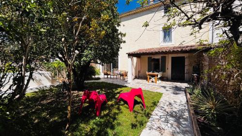 Saint-Saturnin-les-Avignon Maison | Le Beldi, Mas de Village 1870