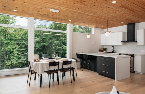 Sainte-Agathe-des-Monts Maison | Le Belvédère - Scandinavian style nature cottage