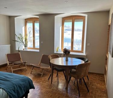 Brey-et-Maison-du-Bois Appartement | Le belvédère des deux lacs
