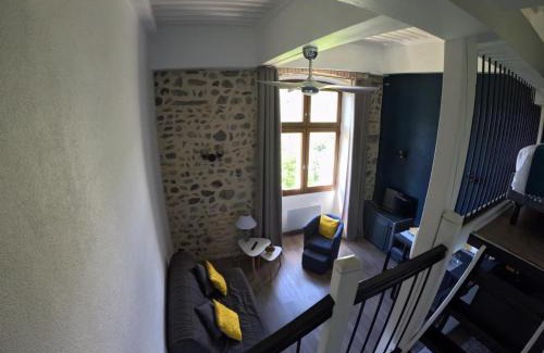 Uriage-les-Bains Appartement | Le Belvédère de la grand croix dans le chateau d'uriage