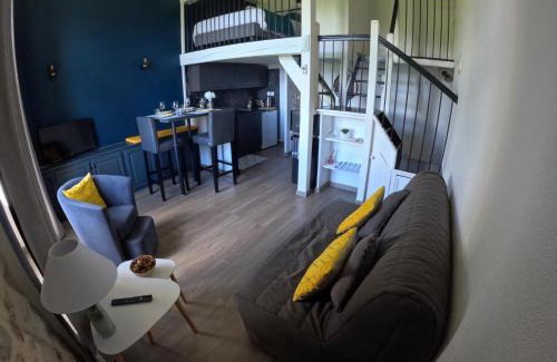 Uriage-les-Bains Appartement | Le Belvédère de la grand croix dans le chateau d'uriage