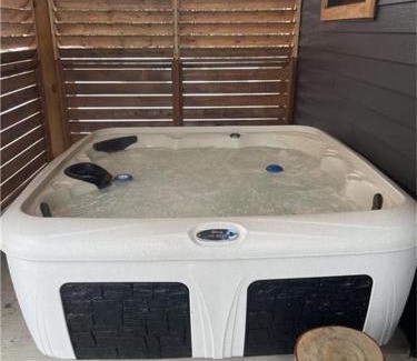 Saint-Philemon Chalet De Ski | Le Billot- Chalet Rustic avec Spa