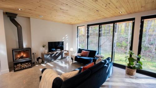 Eastman Chalet De Ski | Le Bois Debout - Lake & Trails