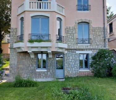 Rodez Appartement | Le Bompard 50 m2 Villa Art Déco Plein centre avec jardin