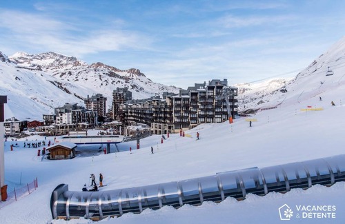 Val Claret Appartement | Le Borsat: Cosy Apartment with Slope Access