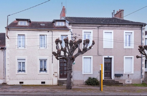 Montlucon Appartement | Le Bourbonnais ~ Jardin commun ~ Arrivée Autonome