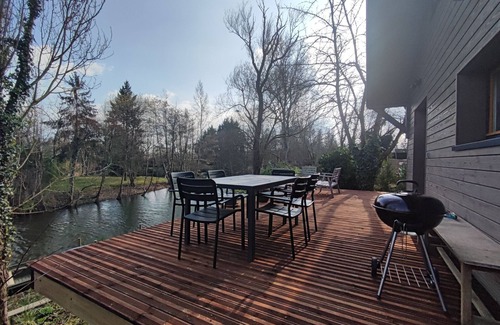 Misy-sur-Yonne Chalet De Ski | Le cèdre bleu, chalet au bord d'un lac, 100 km de Paris