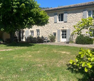 Grignan Lit Et Petit-Déjeuner | Le cabanon de la bergerie