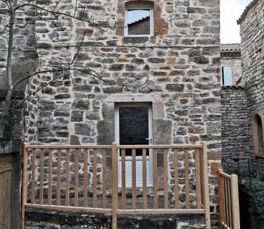 Saint-Georges-de-Luzencon Maison | Le Caladou
