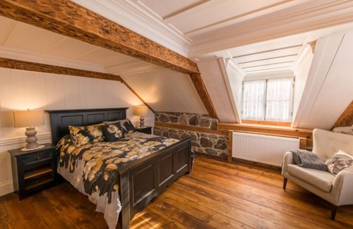 Saint-Roch-des-Aulnaies Maison | Le Canadien - chambre (1) avec salle de bain privée (304001)
