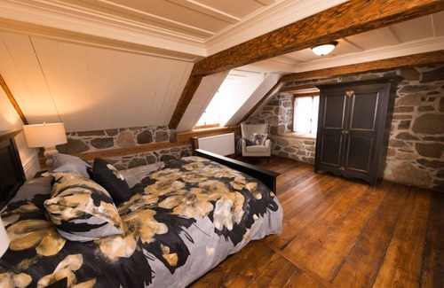 Saint-Roch-des-Aulnaies Maison | Le Canadien - chambre (1) avec salle de bain privée (304001)