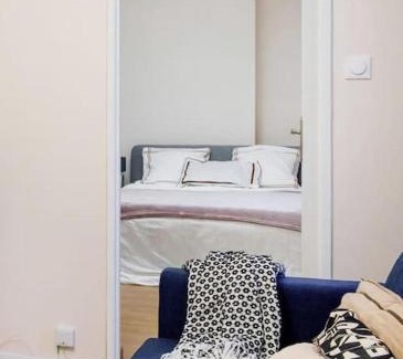 Saint-Fons Appartement | Le Carré d'Or - T2, Près Lyon & parking gratuit