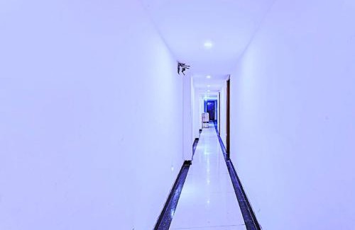 Paharganj Lit Et Petit-Déjeuner | LE - CASHEW By 2 Minute Walking New Delhi Railway Station - Metro Station Main Road Building