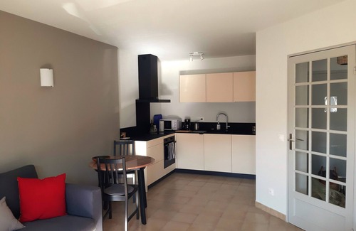 Vaison-la-Romaine Appartement | LE CEDRE ** appartement calme avec loggia et garage à 5mn à pied du centre-ville