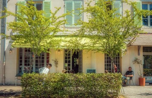 Bellac Hôtel | Le central by santat !