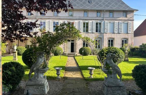 Jeuxey Lit Et Petit-Déjeuner | Le Château de Failloux, Piscine intérieure