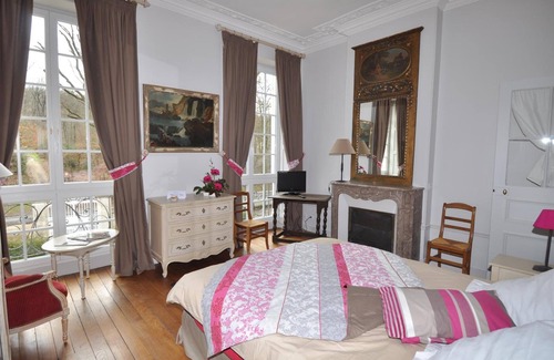 Bures-sur-Yvette Lit Et Petit-Déjeuner | Le Château de la Vierge