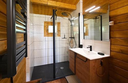 Chenac-Saint-Seurin-d'Uzet Maison | Le Chalet des Vignes - chalet 5p avec piscine