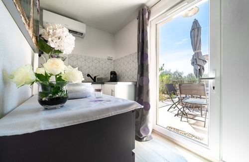 Saint-Romain-en-Viennois Appartement | Le Chant des Cigales - Climatisé, piscine partagée