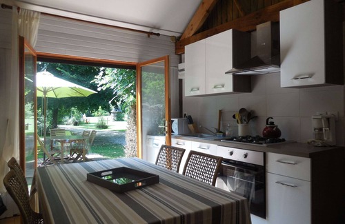 Valojoulx Cottage | Le Chalet 4 pers Lascaux, classé 3*, piscine chauffée, Spa, parc av jeux & wifi