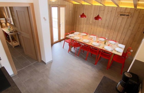 Vallandry Chalet De Ski | Le Chalet, a 12 person chalet with sauna, hot tub and you can ski from the door